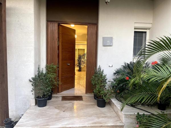 Elegant 3-Bedroom Villa, Prenota  Abū Rawwāsh Giza Governorate