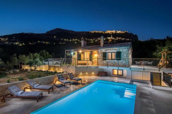 Countryside Retreat Villa with Pool,Jaccuzi, Book  Hotels in Split Region with a Pool, Swimming Pool