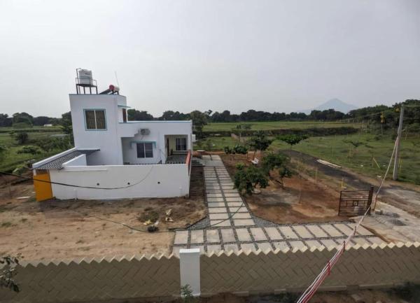 Raadha Logam, Prenota  Tiruvannāmalai 