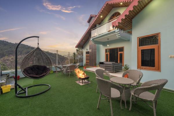 The Corner House I Serviced Villa I Open Air Lawn & Plunge Pool I Bonfire I Dance I Music I Full Party I By Exotic Stays, Réserver  Kasauli 