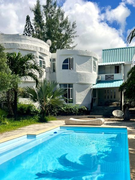 Villa 200m from Blue Bay Beach, Prenota  Hotel con piscina a Mauritius Costa Sud, Piscina