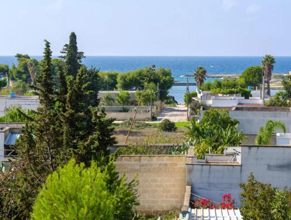 Villa with Sea Views in Torre Squillace Relax in Style, Reserva ahora  Torre Squillace Puglia