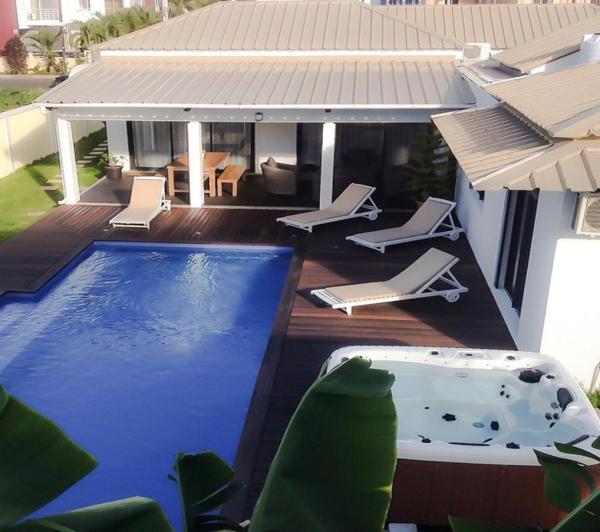 Villa AZUREVA ILE MAURICE, Prenota  Hotel a Mauritius Costa Ovest con piscina, Piscina