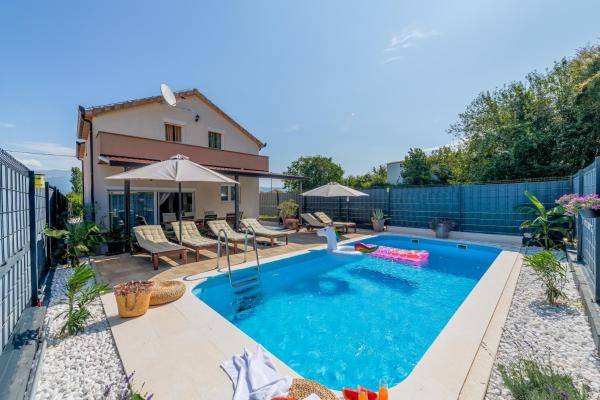 Villa Leana, Buchen Sie  Hotels in Gespanschaft Split-Dalmatien mit Pool, Schwimmbad