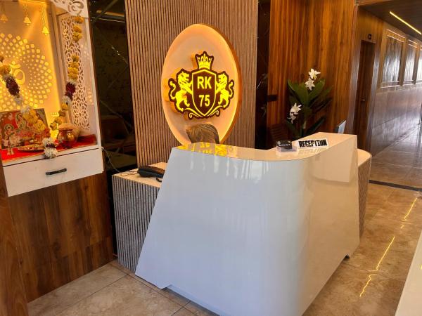 Hotel RK 75, Buchen Sie  Akolia 