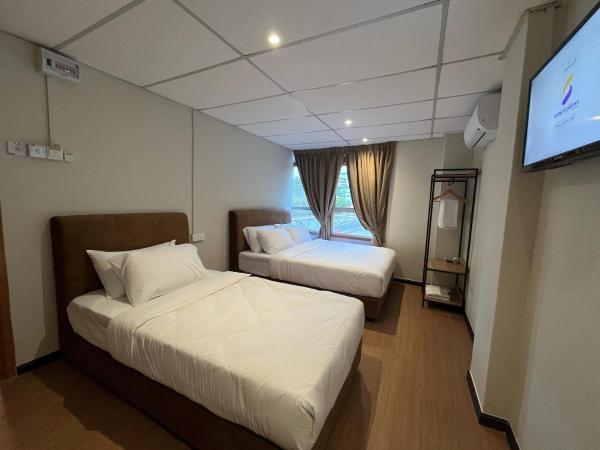 Swing and Pillows - Malacca River Walk, Prenota Hotel Malacca Malacca