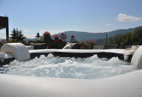 Casa Santamaría, Tranquilidad y Naturaleza a 3 del centro y 8 de las playas VIVE LA EXPERIENCIA DE DESCONECTAR, Prenota  Hotel con piscina a Galizia, Piscina