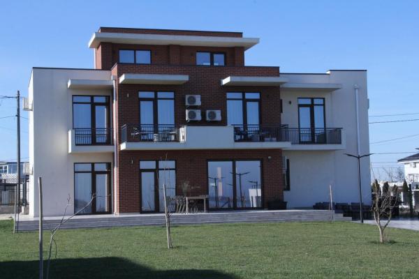 Pensiunea Livada Techirghiol, Reserva ahora  Hoteles en Techirghiol con aparcamiento, Aparcamiento