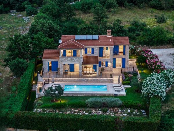 5 Star Luxury Villa with heated pool, Prenota  Strpačići Istria