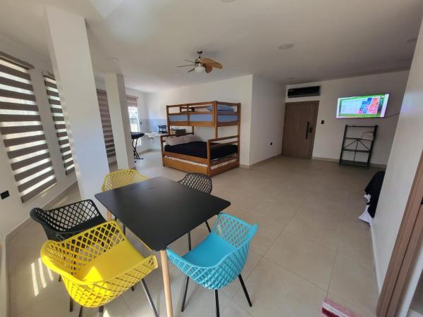 Camidann Suites, Prenota  Hotel a San Cristobal Island con parcheggio, Parcheggio