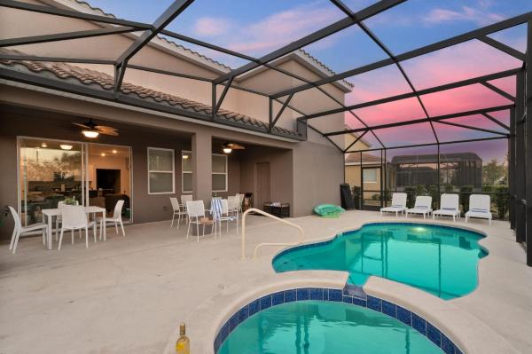 Private Pool Villa with Hot Tub 14 Mi to Disney, Prenota  Hotel SPA a Florida, SPA