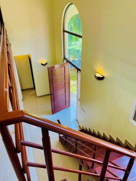 Bliss Beach Villa, Buchen Sie  Hotels in Daressalam mit Parkplatz, Parkplätze