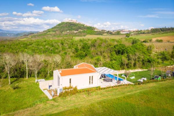 Villa Monvue Motovun with pool and stunning view, Reserva ahora  Motovun Istria central