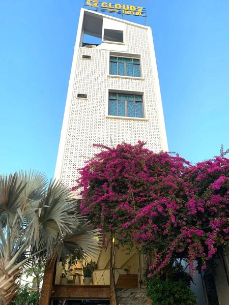 Cloud7 hotel, Buchen Sie  Hotels in Mekongdelta mit Parkplatz, Parkplätze