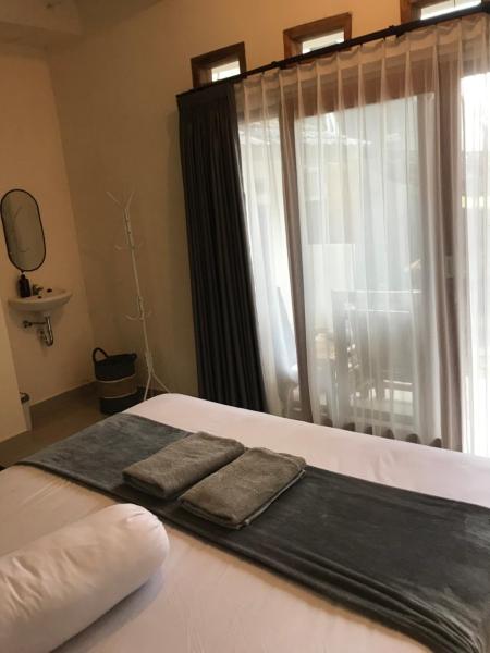 sunshine Homestay, Buchen Sie  Hotels in Lombok mit Parkplatz, Parkplätze