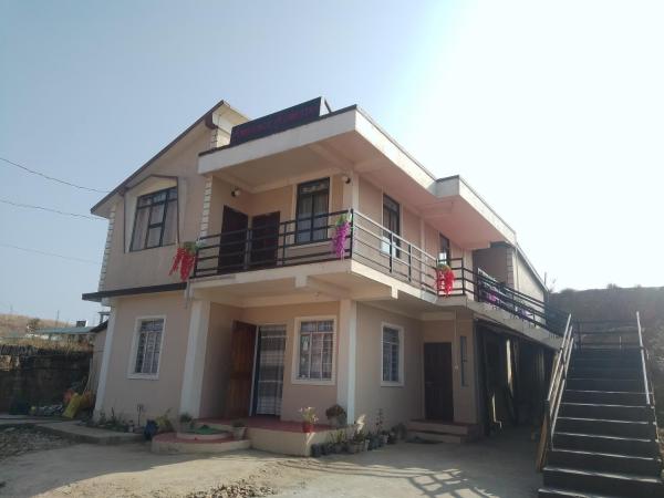 Ambience homestay, Reserva ahora  Hoteles en Meghalaya con aparcamiento, Aparcamiento