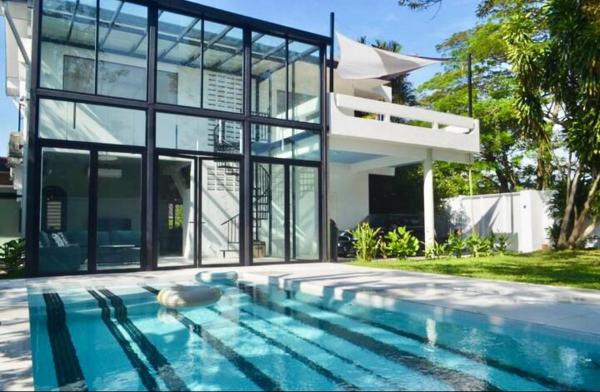 Villa Clara Mutiara Pool Villa, Reserva ahora  Hoteles en Negeri Sembilan con aparcamiento, Aparcamiento