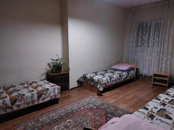 Фабрика, Buchen Sie  Hotels in Akmola Region mit Parkplatz, Parkplätze