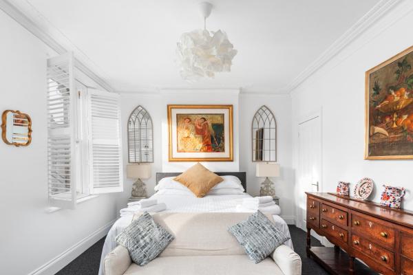 Superb location, character filled apartments by MyCityHaven, Buchen Sie Ferienwohnung Hotels in Bristol mit Parkplatz, Parkplätze