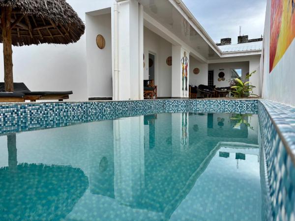 ZMK Hotel, Prenota  Hotel a Pvani region con piscina, Piscina