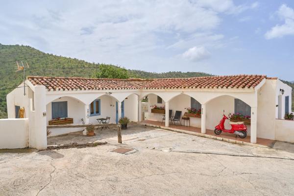 Cortijo Grande, Prenota  Rubite Andalusia