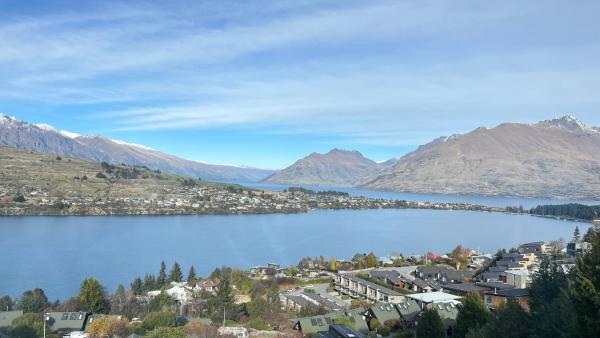 Mings Lakeside Goldleaf Bnb, Buchen Sie  Queenstown 