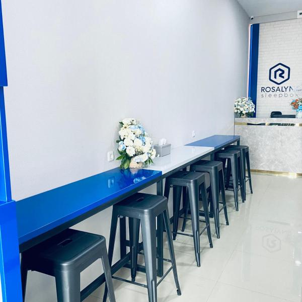 Rosalyne Sleepbox Denpasar Bali, Reserva ahora  Hoteles baratos en Bali