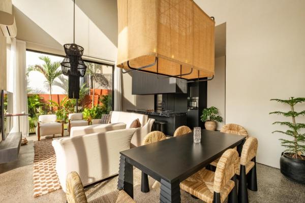 Five Stories Villa By SUOM, Buchen Sie  Hotels mit Pool in Badung, Schwimmbad