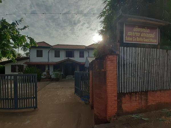 Sabai ça Baille Guesthouse, Buchen Sie  Hotels in Champasak mit Parkplatz, Parkplätze