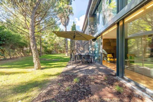 GuestReady - Paradisiac Villa in Tróia, Prenota  Hotel a Alentejo con parcheggio, Parcheggio