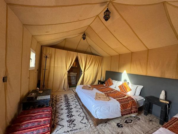 Hagra Luxury Camp Merzouga, Prenota Hotel Merzouga Al-Rashidiyya