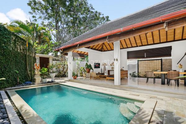Jaya Villa by Kozystay - Canggu, Buchen Sie  Hotels mit Pool in Badung, Schwimmbad