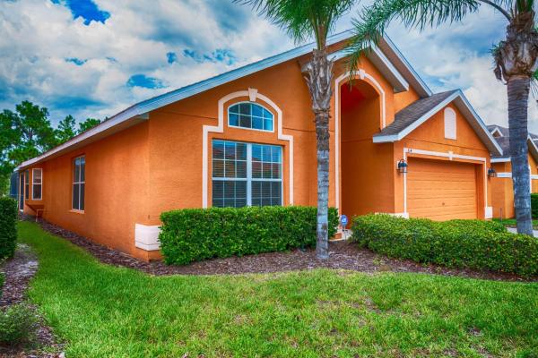 4 Bed, 3 Bath Villa in Gated Community