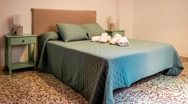 Alhóndiga 16 apartamentos, Buchen Sie  Baza Granada
