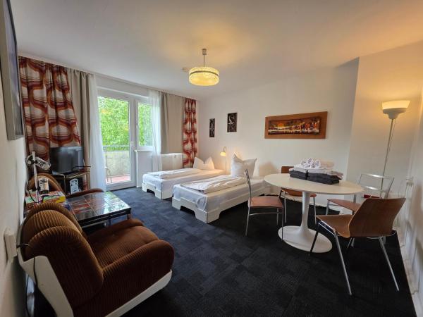 M M Central Vintage Family, Handwerker und Monteure Apartments