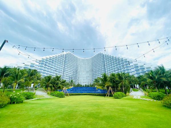 The Premier Ocean Front view - The Arena Cam Ranh near Airport, Prenota  Hotel a Khanh Hoa con piscina, Piscina