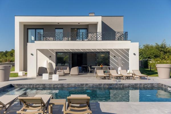 New! Luxury Villa Epic 4 - 50m 2 heated pool, Reserva ahora  Hoteles en Istria central con piscina, Piscina