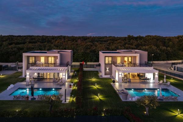 New! Luxury Villa Epic 2 & 3 two heated pool 50 m2, Reserva ahora  Hoteles en Istria central con piscina, Piscina