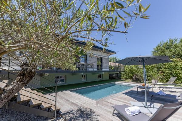 Villa Violette - Piscine privée, Reserva ahora  Hoteles en Aquitania con aparcamiento, Aparcamiento