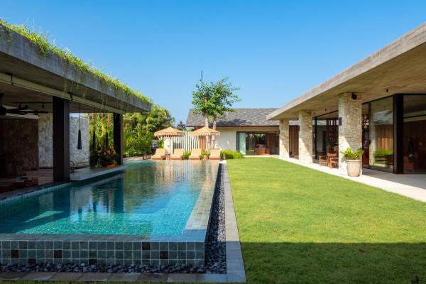Salt Villa Canggu, Buchen Sie  Hotels mit Pool in Badung, Schwimmbad