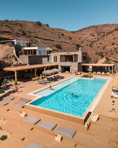 Villa Naos, Prenota  Hotel a Kea con parcheggio, Parcheggio