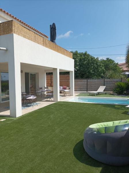 Villa Onyx - Piscine privée uniquement pour cet appartement, Prenota  Hotel con piscina a Alvernia, Piscina