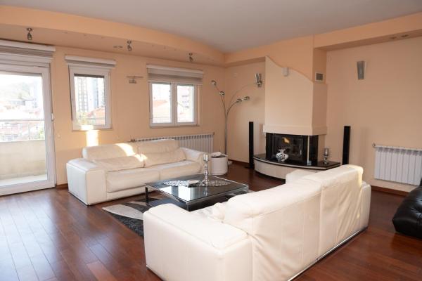 Orion Luxury Apartments, Buchen Sie Ferienwohnung Hotels mit Pool in Bitola, Schwimmbad