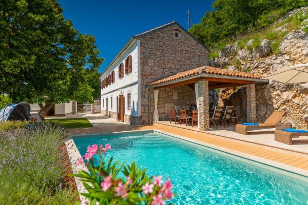 Villa Mare Monti, Buchen Sie  Hotels mit Pool in Kvarner-Bucht, Schwimmbad