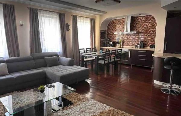 Heart of city, Buchen Sie  Atyrau Atyrau region