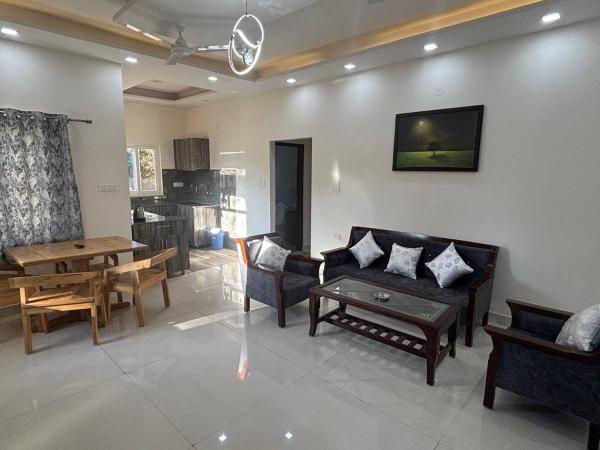 Shanti Retreat, Prenota  Hotel con piscina a Bhimtal, Piscina