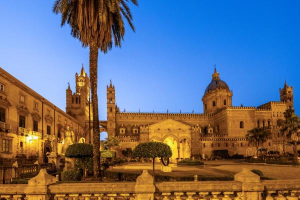 Cathedral Room&Loft, Buchen Sie  Palermo Sizilien