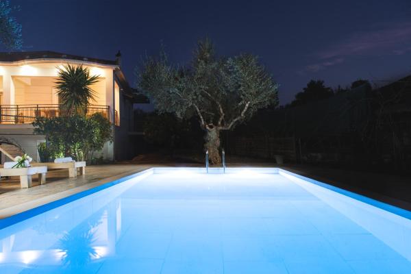 Happy Villa with Pool - Ideal Villa for Large Groups Near Laganas With a Pool Perfectly Combining Natures Tranquility and Vibrant Entertainment By Villa Mana Gers, Book  Vanato Zakynthos