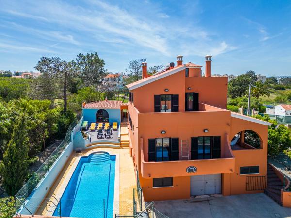 Orange Tree House, Reserva ahora  Hoteles con piscina en Algarve, Piscina