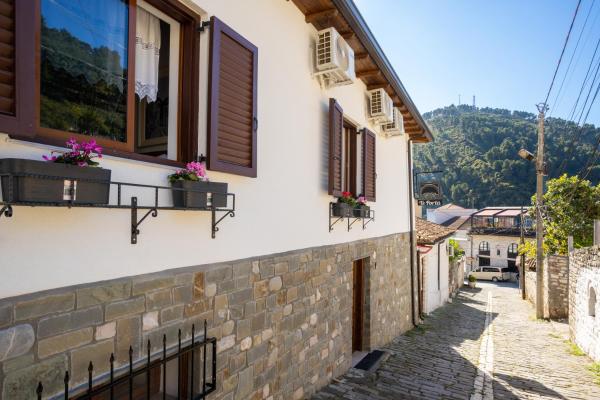 Te Porta, Prenota  Prefettura di Berat Berat County